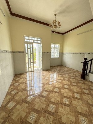 nhà nguyên căn 120m2 cho thuê với 2pn 2wc