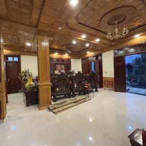 vị trí nhà biệt thự đẹp. trước nhà là công viên thể dục thể thao tương lai, gần ql võ văn kiệt 50m