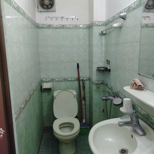cho thuê phòng ở tại tầng 3 và tầng 4, diện tích sử dụng 20m2/phòng (đã bao gồm công trình phụ)