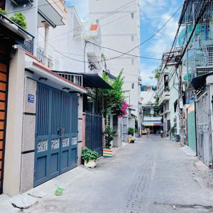 gần biển bán nhà hẻm ô tô đậu trong sân hồng bàng, 6,8 tỷ, 68,3m2 nha trang, khánh hoà