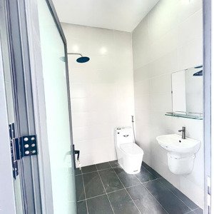 gấp bán nhà 1 trệt 2 lầu ở chợ long thượng cần giuộc, giá 1tỷ6, shr