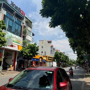 cho thuê tòa nhà 7 tầng (100m2 x 7) đường ngô xuân quảng, kinh doanh, văn phòng, đa ngành nghề