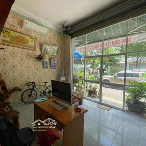 mặt tiền becamex hòa lợi, block a2c, dt 57 m2, sổ hồng 2,4 tỷ (100% tiền) sài gòn mua được
