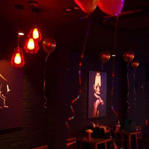 chị chủ đi nước ngoài cần sang gấp bar q1