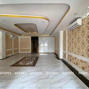 cho thuê mặt bằng thông suốt mặt tiền q1, có 2 phòng riêng ở lại, 7x18m, bắc, đông bắc