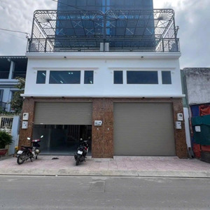 nhà mặt tiền nguyễn duy dương (12x30m) trệt 3 lầu suốt, sân thượng. giá 180 triệu/tháng.
