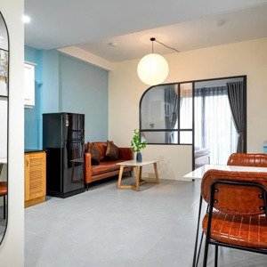 cho thuê căn hộ 1 phòng ngủ đầy đủ nội thất, thang máy ngay trung tâm quận 1, gần công viên tào đàn