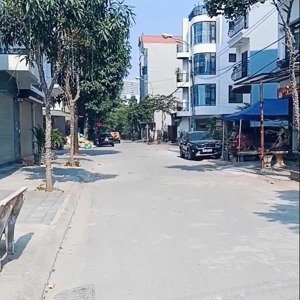 cho thuê tòa nhà 5 tầng làm văn phòng