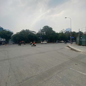 bán lô đất 7500 m2 tại dịch vọng, giá siêu hời 173 triệu / m2