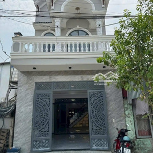 1tỷ 050/100m2 ra gấp căn nhà ngộp đang cho thuê ngay chợ vĩ hảo, tân uyên. sổ hồng riêng.