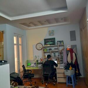 Cho thuê nhà Đường Láng, 32m2, 5 tầng, 4 ngủ, 5 vệ sinh làm VP công ty, KD online, ở gđ