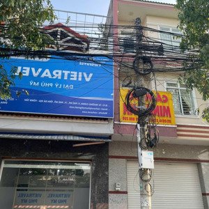hot! cho thuê nhà mặt tiền 100 m2 trung tâm kcn, gần trường học, siêu thị- vị trí đắt địa, kd tốt