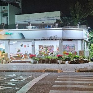 Cho Thuê Shophouse 123m2, 150 Triệu, Võ Thị Sáu, Q3, Hcm, Vỉa Hè Rộng 7m, Góc Ngã 4.
