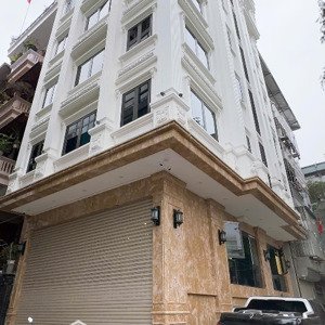 cho thuê căn chung cư 2 ngủ 1 khách full đồ, có ban công cửa sổ thoáng, đỗ ô tô miễn phí ngày đêm