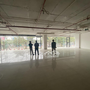 chính chủ cho thuê mp giáp nhất, 110 triệu, 350 m2, hàng hiếm tại thanh xuân, hn. lh: 0932288997