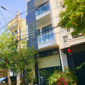 chính chủ bán nhà đường số, nhà 1 trệt 1 lửng 1 lầu, nhà còn mới kiên cố. giá bán 8tỷ4