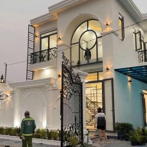 chủ bán biệt thự 1 trệt 1 lầu mới keng , sổ hồng riêng , 160m 1/dương công khi ,tân hiệp , hóc môn