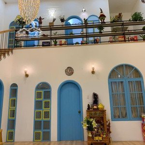 giá đình định cư nước ngoài cần cho thuê nhà đẹp 2 tầng đường duy tân