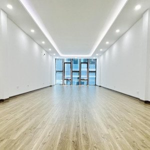 cho thuê nhà ngõ 49 huỳnh thúc kháng - đống đa, dt 70m*6 tầng, phù hợp mọi mô hình, giá 36 triệu/th