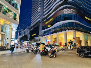 nhà khu phố hàn tô hiến thành giáp nguyễn thi minh khai nha trang cực hiếm