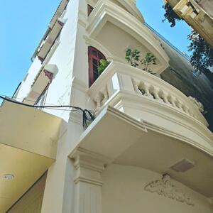 Cho thuê nhà nguyên căn Phố Bùi Xương Trạch, 5 tầng, 33m2, 7 ngủ, 14 Triệu vào ngay