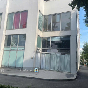 cần bán căn shophouse dt 100m2, giá 7.6 tỷ