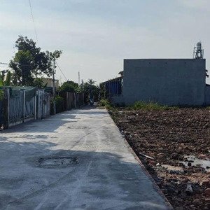 cần bán nhà vườn nằm khu dân cư hiện hữu
