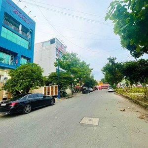 bán nhanh 2 căn nhà liền kề mặt tiền đường nguyễn đình chiểu q. 3, sổ hồng riêng, giá 40 tỷ