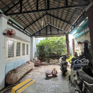 chính chủ cho thuê gấp nhà vườn nguyên căn. giá 15tr/tháng.