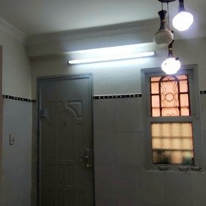 nhà cho thuê 2mt hẻm xe tải trước cửa phạm hùng. dt 4x15. giá chốt 12 triệu. cọc 2 tháng