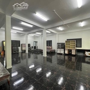 Cho Thuê Kho Sạch Sẽ 60m2 đường Oto Ra Vào Ngay Kho Thuốc Nguyễn Giản Thanh P15 Quận 10