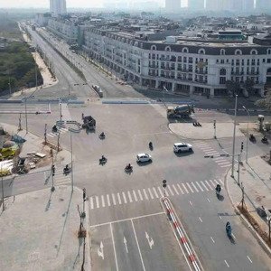 cần bán siêu phẩm dự án louis mặt lê quang đạo,vị trí cực đẹp, giá tốt nhất