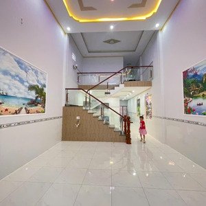cho thuê nhà mặt tiền đường chính đẹp keng gần ngã ba nguyễn thái học
