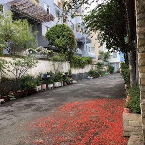 cần bán gấp biệt thự 3 tầng quận phú nhuận, dt 8x22m, giá 37 tỷ còn thương lượng