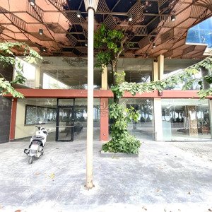 cho thuê mặt bằng đắc địa 350m2 mặt tiền trần phú giá 180 triệu/tháng