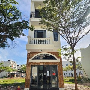 bán nhà kdc icon central sân ô tô, full nội thất, kdc gần vincom, p. tân đông hiệp, tp. dĩ an