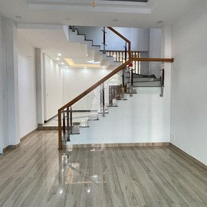 cho thuê nhà 4 tầng mặt tiền đường mạc đỉnh chi