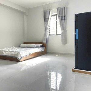 chdv có cửa sổ trời mới full nội thất ngay công viên làng hoa