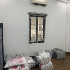 cho thuê nhà ngõ 1194 láng, 50m2, 5 tầng, 7pn, full đồ mới, 25tr