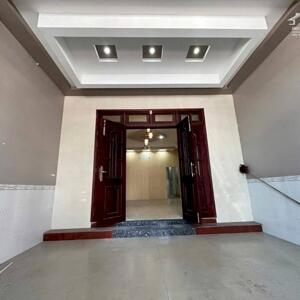 Cho thuê nhà lầu có nội thất trung tâm tp Phan Thiết 100m2. Giá 16tr/ tháng