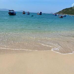 Bán nhà cấp 4 ngay biển vs chợ Ninh Vân Ninh Hoà góc 2mt 0985451850