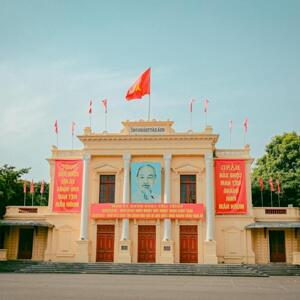 CHO THUÊ ĐẤT LÔ GÓC TUYẾN 2 LÔ 3B LÊ HỒNG PHONG , ĐẰNG SAU TÒA NHÀ TD.
