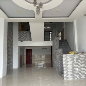 Nhà 3 lầu mặt tiền kdc Hưng Phú