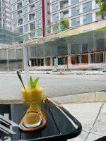 shop chân đế khai sơn long biên đối diện trường thcs times school, cạnh sảnh cư dân