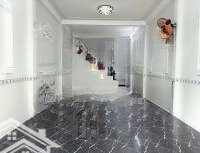 cho thuê nhà lầu mới kdc hồng phát vị trí rất đẹp kd đa ngành - giá thuê: 11 triệu - diện tích