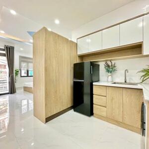 Căn Hộ Ban Công Full Nội Thất ở Hoàng Hoa Thám giáp Q1 ở Bình Thạnh