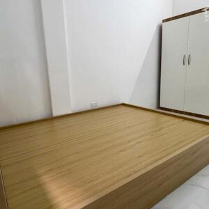Cho thuê nhà riêng ngõ 491 Đê La Thành 5 tầng, 6 phòng ngủ, 15 triệu/th