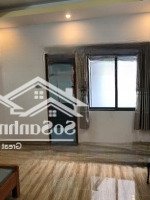 full nội thất bao gồm máy lạnh. sau lưng acb lạc long quân. nhà mới đẹp, an ninh, giờ giấc tự do