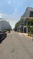 nhà trệt- 2 lầu kdc phú hồng thịnh 9. tp. dĩ an. dt: 60m2. đường 12m. giá: 4.1 tỷ tl