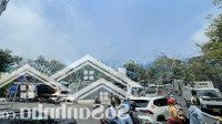 bán toàn nhà văn phòng mặt tiền đường chợ bến thành cổng nam. diện tích 8m x 20m, kết cấu hầm 9t